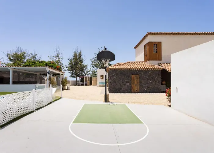 Casa La Rueda With Pool * Адехе