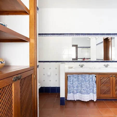 Casa La Rueda With Pool * Адехе