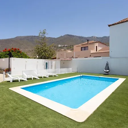 Casa La Rueda With Pool Адехе
