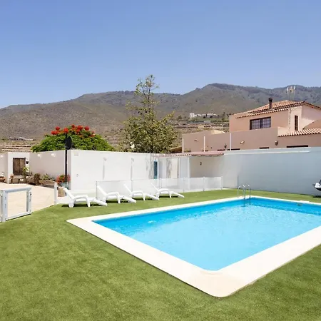 Casa La Rueda With Pool 빌라 아데제