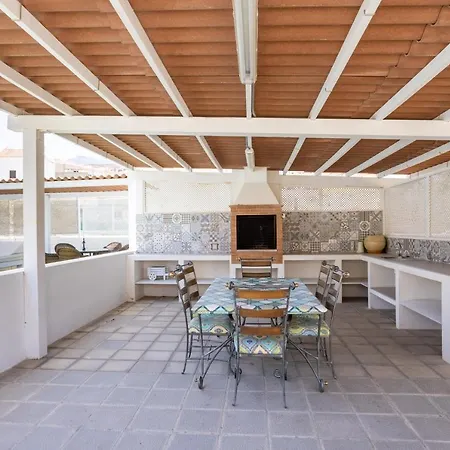 Вілла Casa La Rueda With Pool