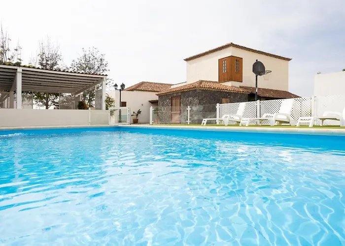 Вилла Casa La Rueda With Pool