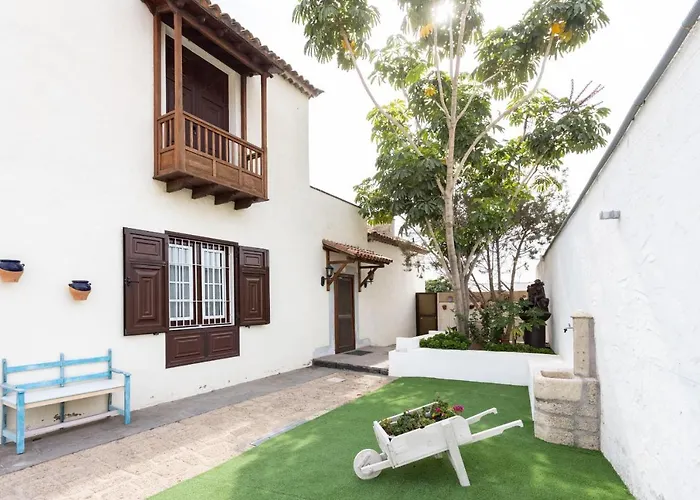 Вилла Casa La Rueda With Pool