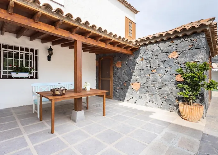 Вилла Casa La Rueda With Pool *