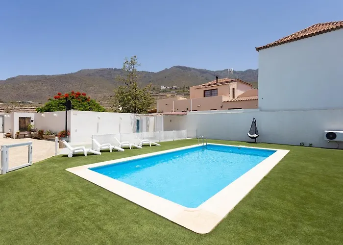 Casa La Rueda With Pool Адехе