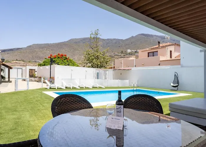 Вилла Casa La Rueda With Pool